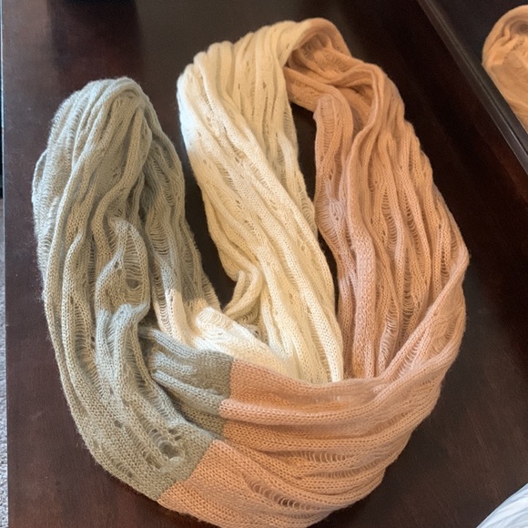 Ricky’s Infinity Scarf - Picture 3 of 4